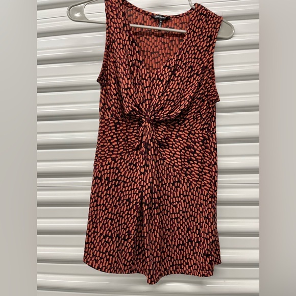 Daisy Fuentes Tops - Daisy Fuentes Orange and Black Patterned Top Size M